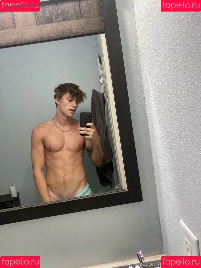 hungodeyfree Onlyfans Photo Gallery 