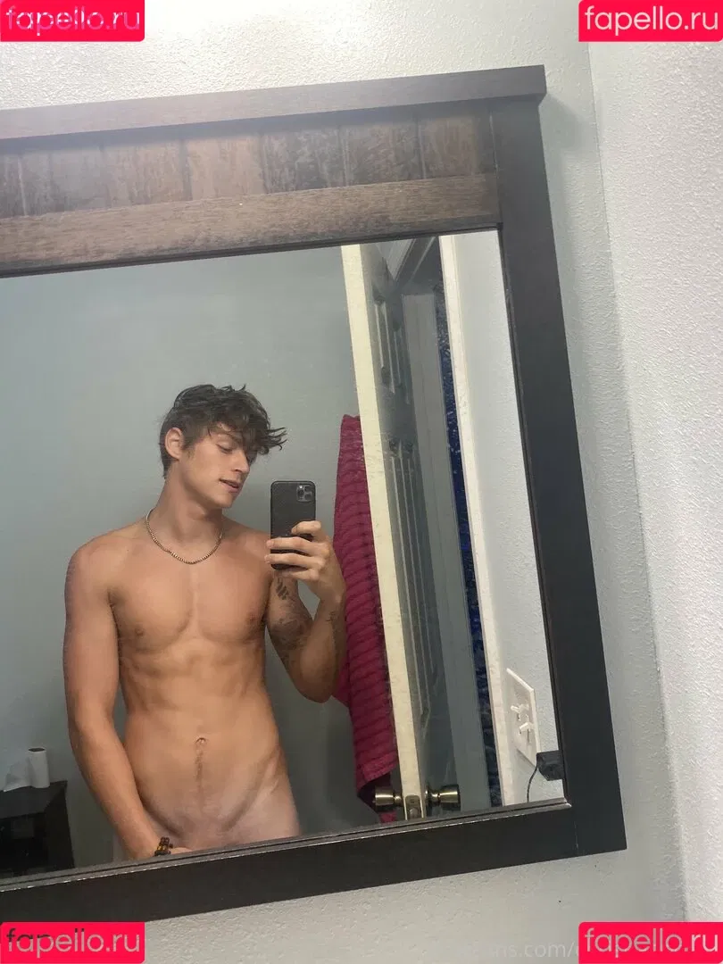 hungodeyfree Onlyfans Photo Gallery 