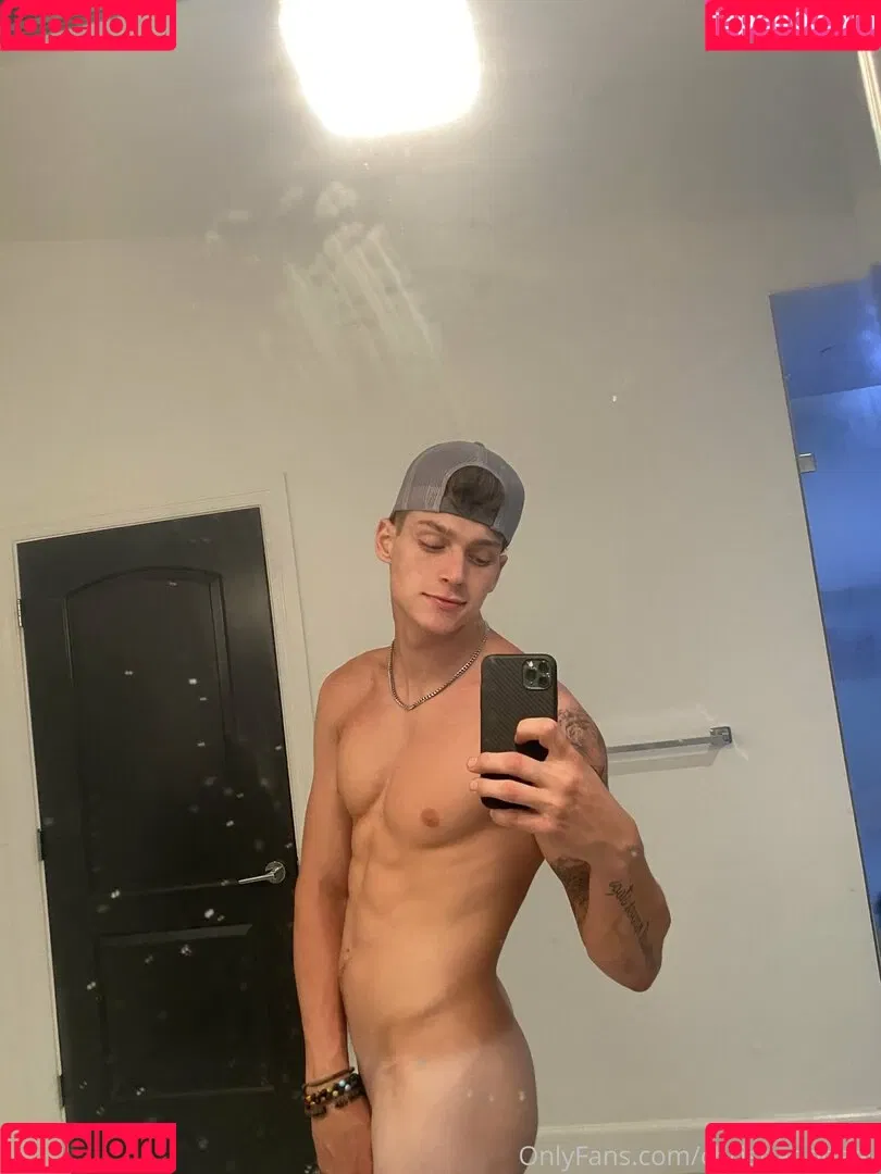 hungodeyfree Onlyfans Photo Gallery 