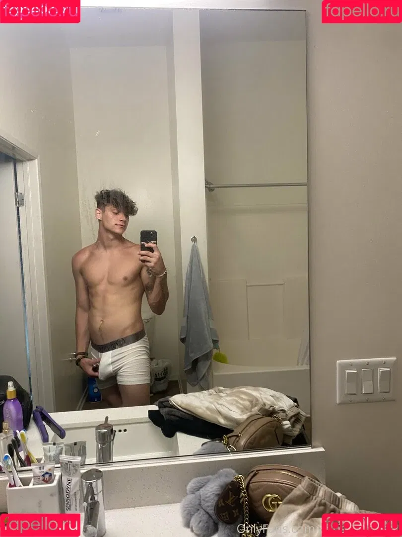 hungodeyfree Onlyfans Photo Gallery 