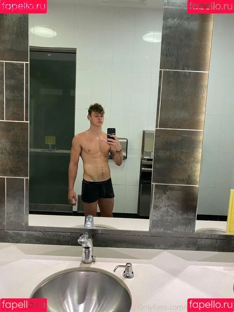 hungodeyfree Onlyfans Photo Gallery 