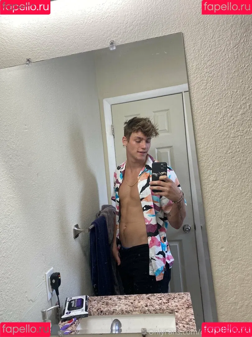 hungodeyfree Onlyfans Photo Gallery 