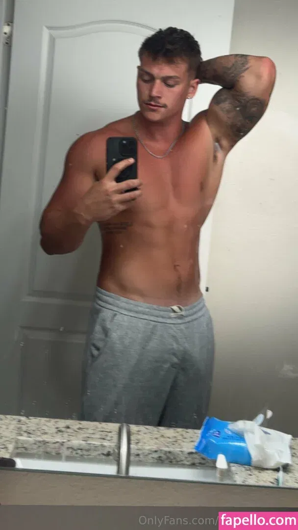 hungodeyfree Onlyfans Photo Gallery 