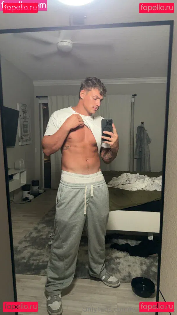 hungodeyfree Onlyfans Photo Gallery 