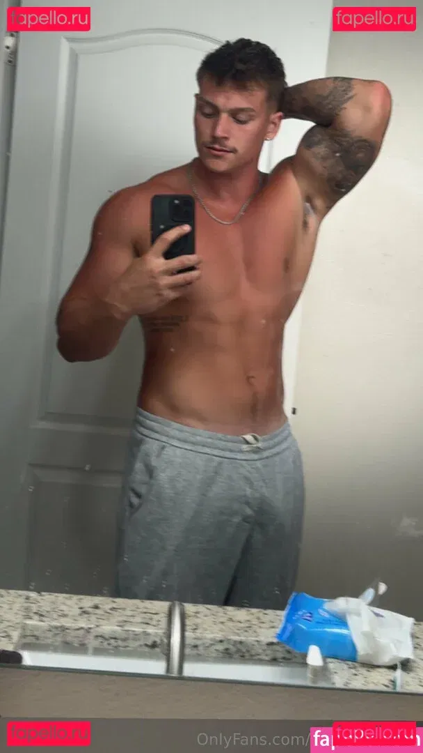 hungodeyfree Onlyfans Photo Gallery 