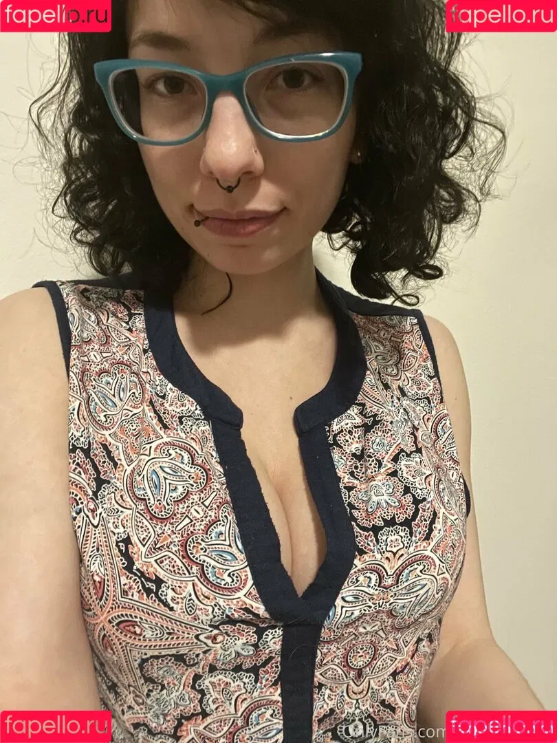 ghostlygothx Onlyfans Photo Gallery 