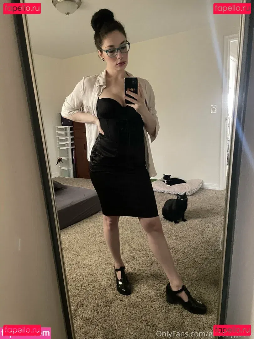 ghostlygothx Onlyfans Photo Gallery 
