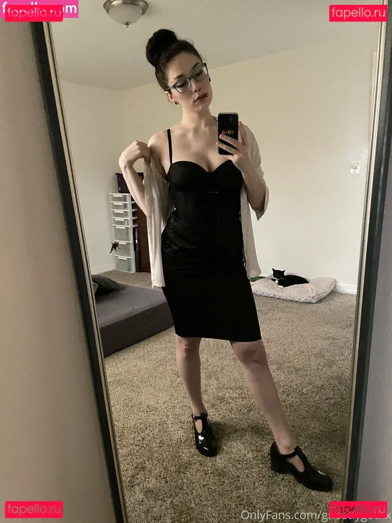 ghostlygothx Onlyfans Photo Gallery 