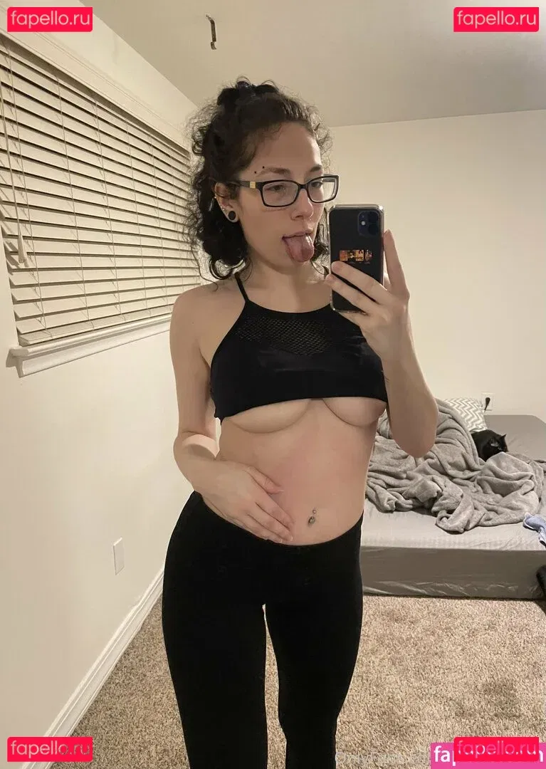 ghostlygothx Onlyfans Photo Gallery 