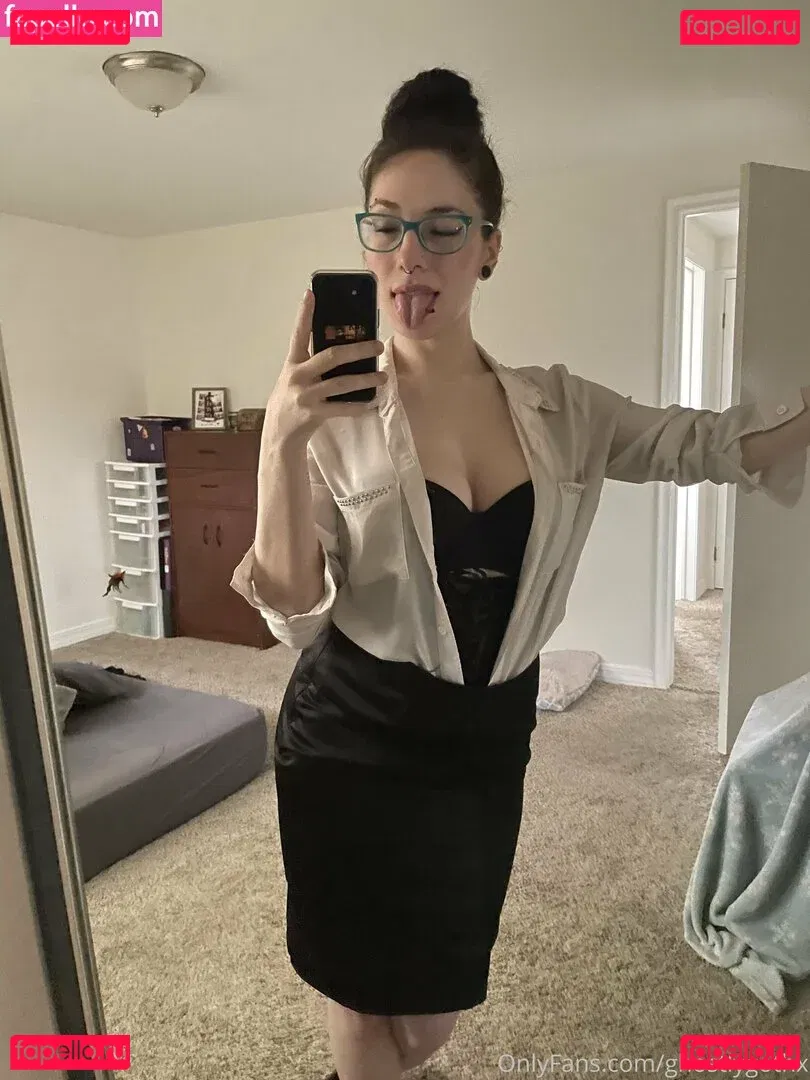 ghostlygothx Onlyfans Photo Gallery 