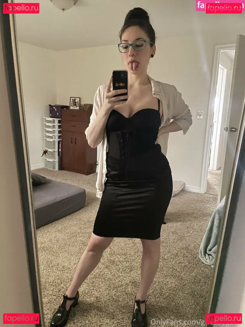 ghostlygothx Onlyfans Photo Gallery 
