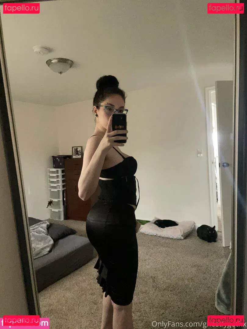 ghostlygothx Onlyfans Photo Gallery 