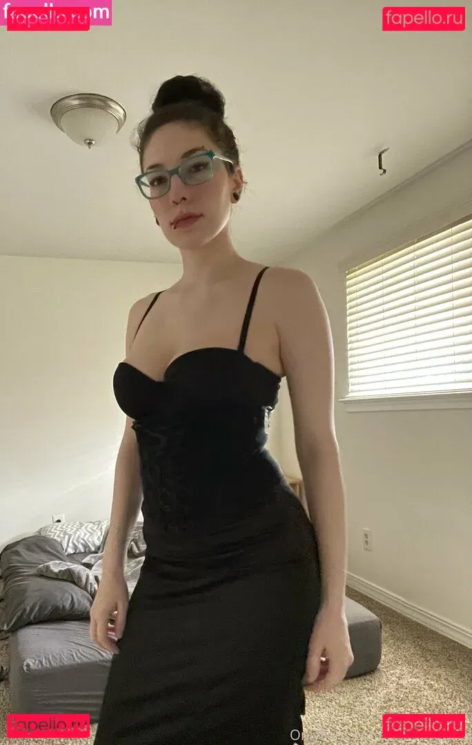 ghostlygothx Onlyfans Photo Gallery 