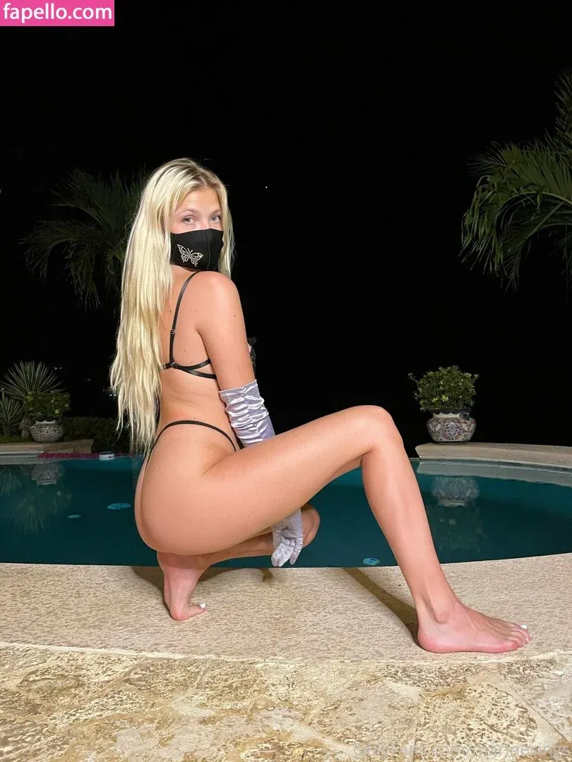 marinesings Onlyfans Photo Gallery 