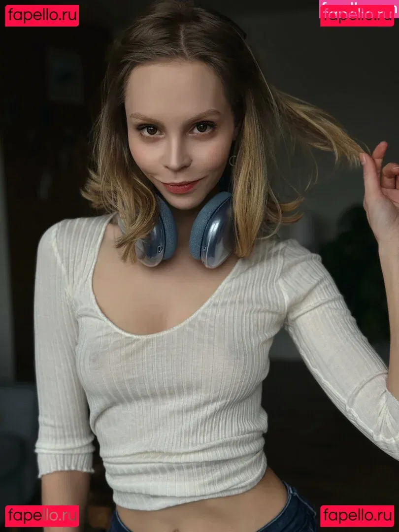 Nikki Mills Onlyfans Photo Gallery 