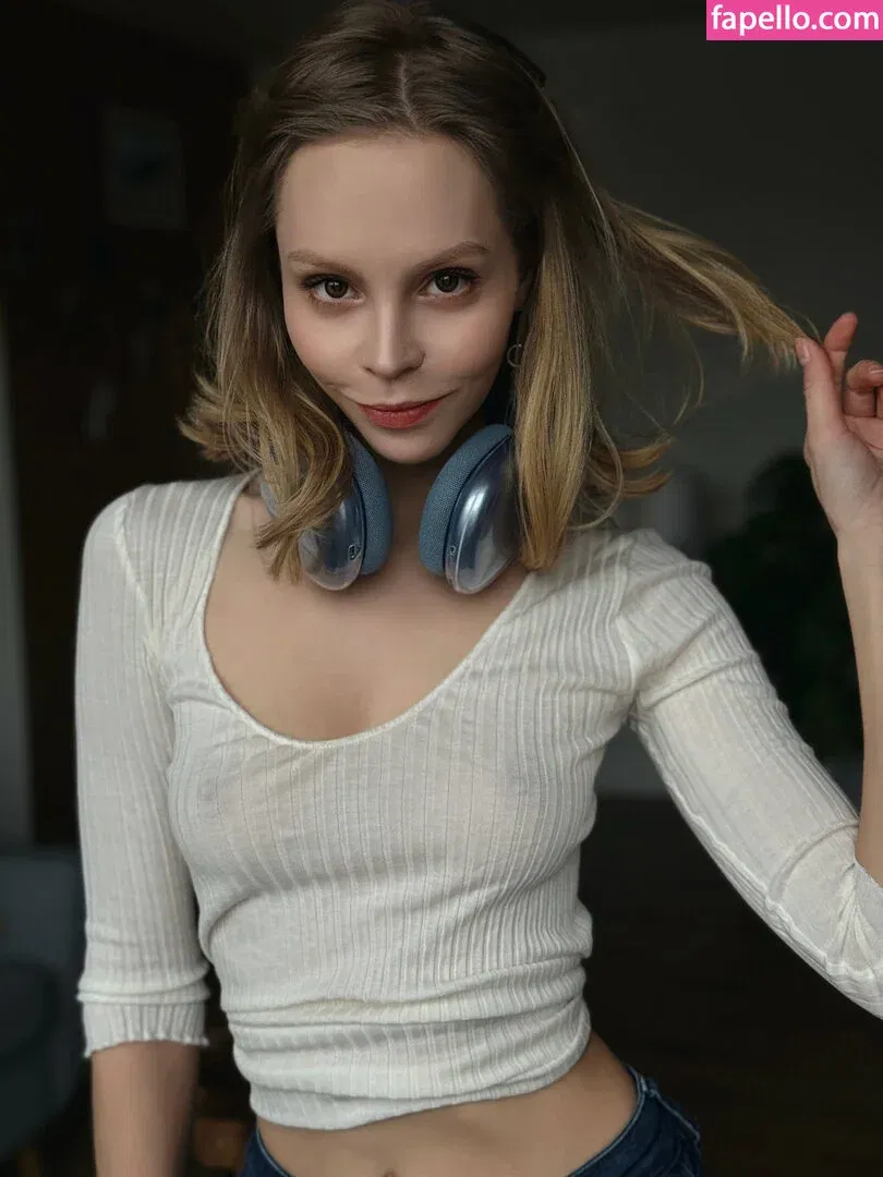 Nikki Mills Onlyfans Photo Gallery 