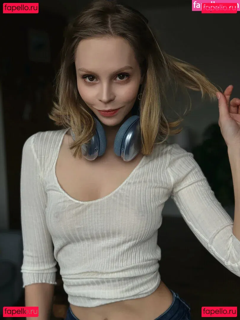 Nikki Mills Onlyfans Photo Gallery 