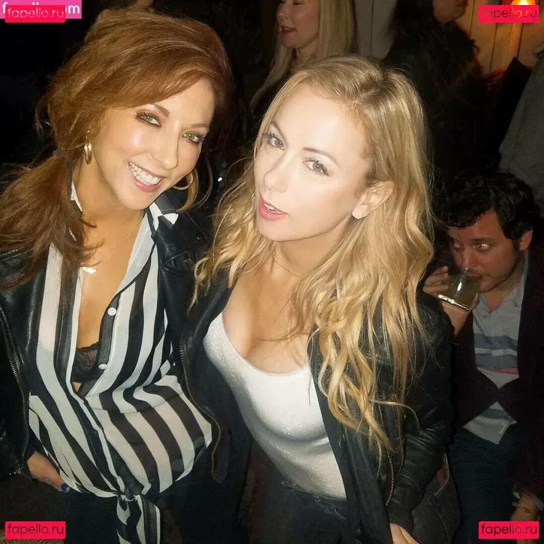 Iliza Shlesinger Onlyfans Photo Gallery 