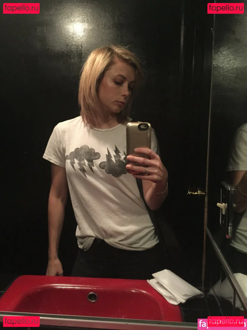Iliza Shlesinger Onlyfans Photo Gallery 