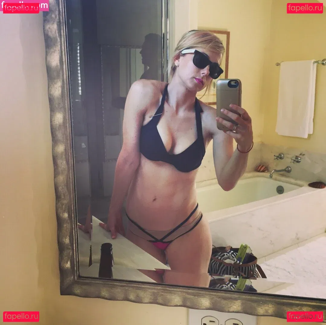 Iliza Shlesinger Onlyfans Photo Gallery 