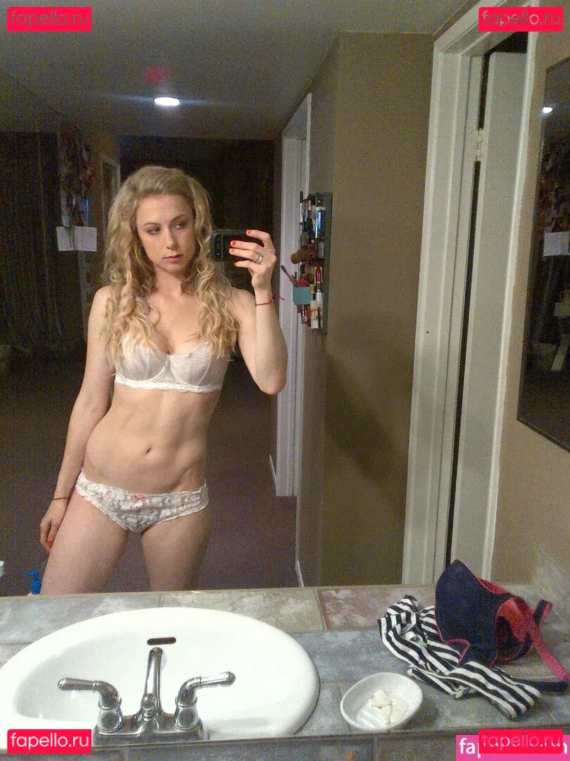 Iliza Shlesinger Onlyfans Photo Gallery 