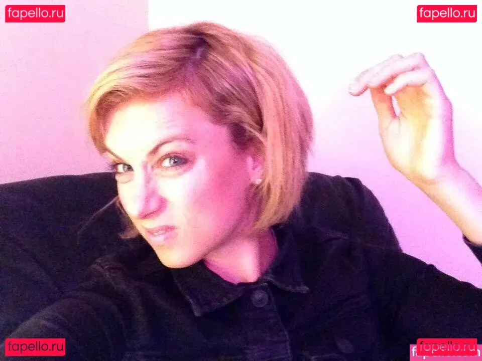 Iliza Shlesinger Onlyfans Photo Gallery 