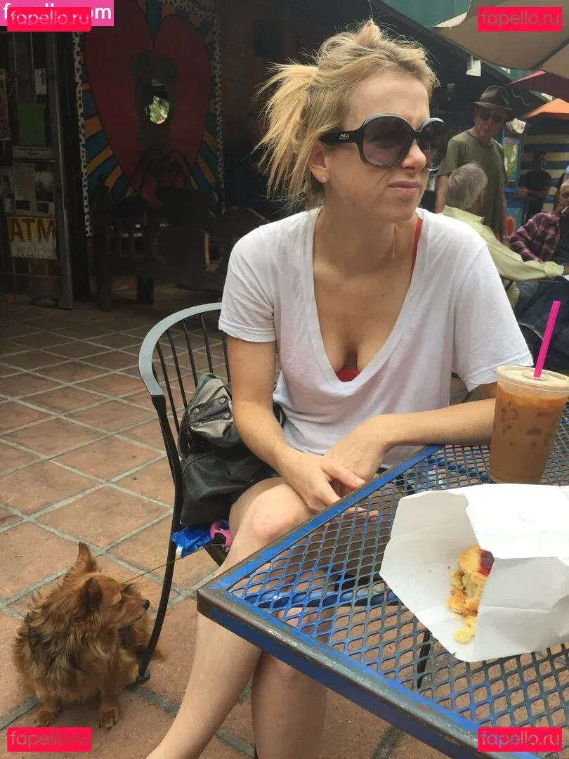 Iliza Shlesinger Onlyfans Photo Gallery 