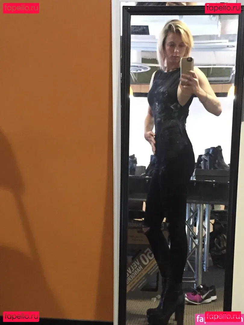 Iliza Shlesinger Onlyfans Photo Gallery 
