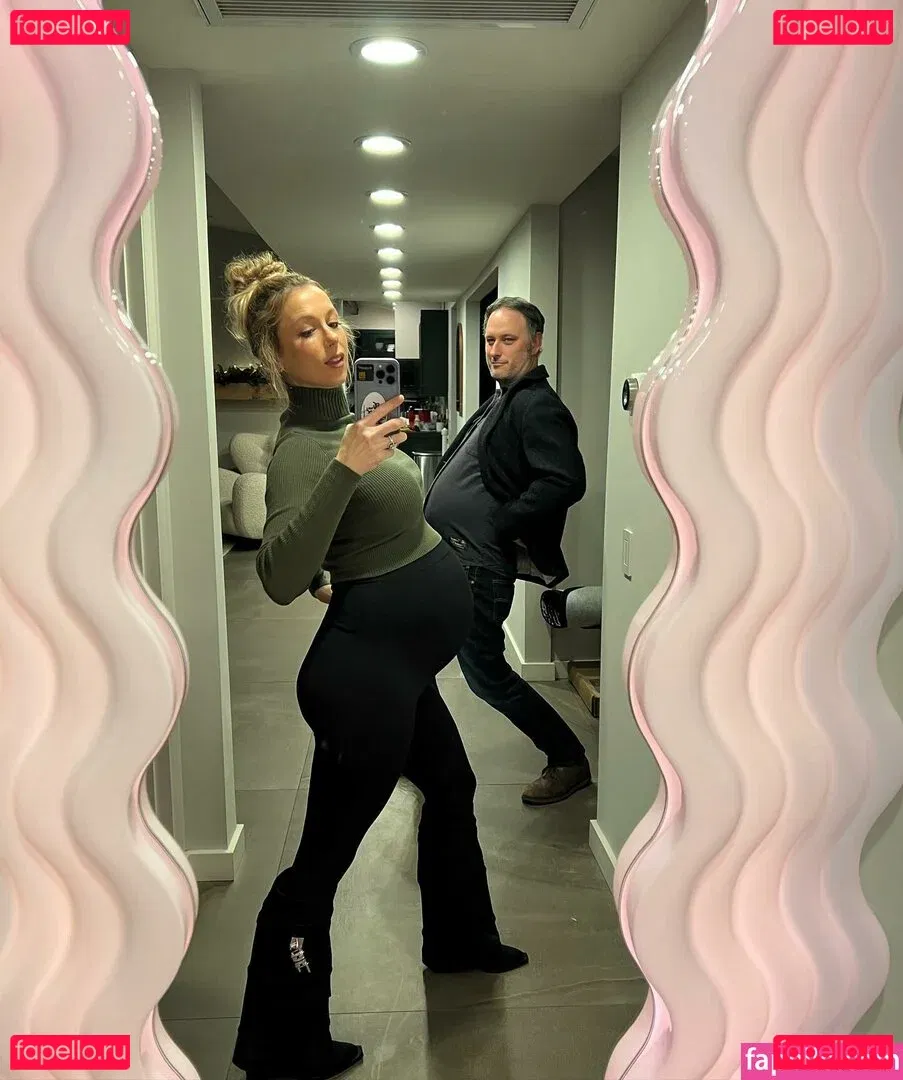 Iliza Shlesinger Onlyfans Photo Gallery 