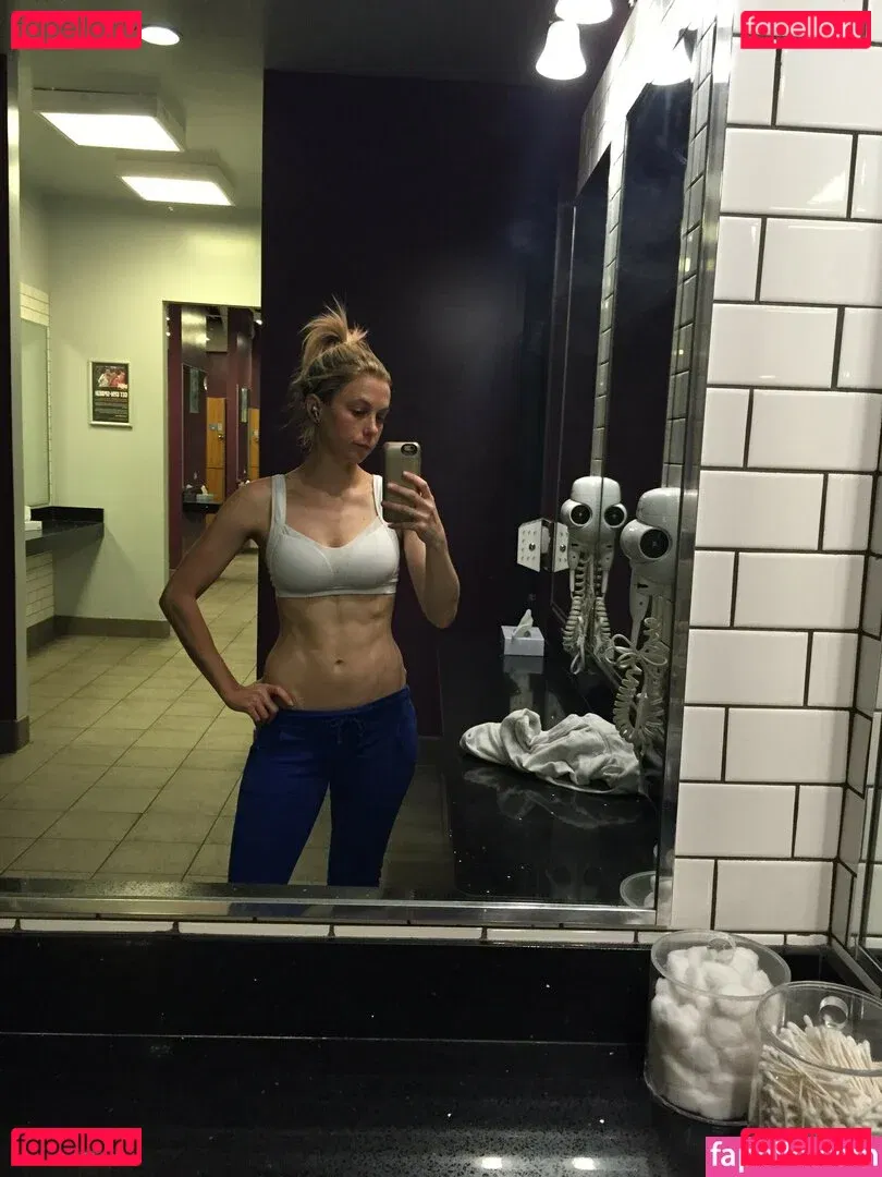 Iliza Shlesinger Onlyfans Photo Gallery 
