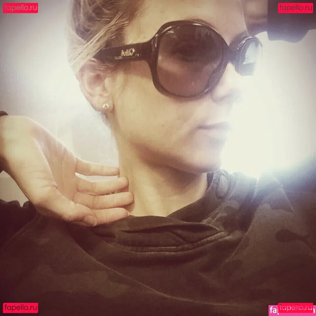 Iliza Shlesinger Onlyfans Photo Gallery 