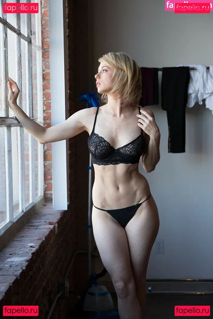 Iliza Shlesinger Onlyfans Photo Gallery 