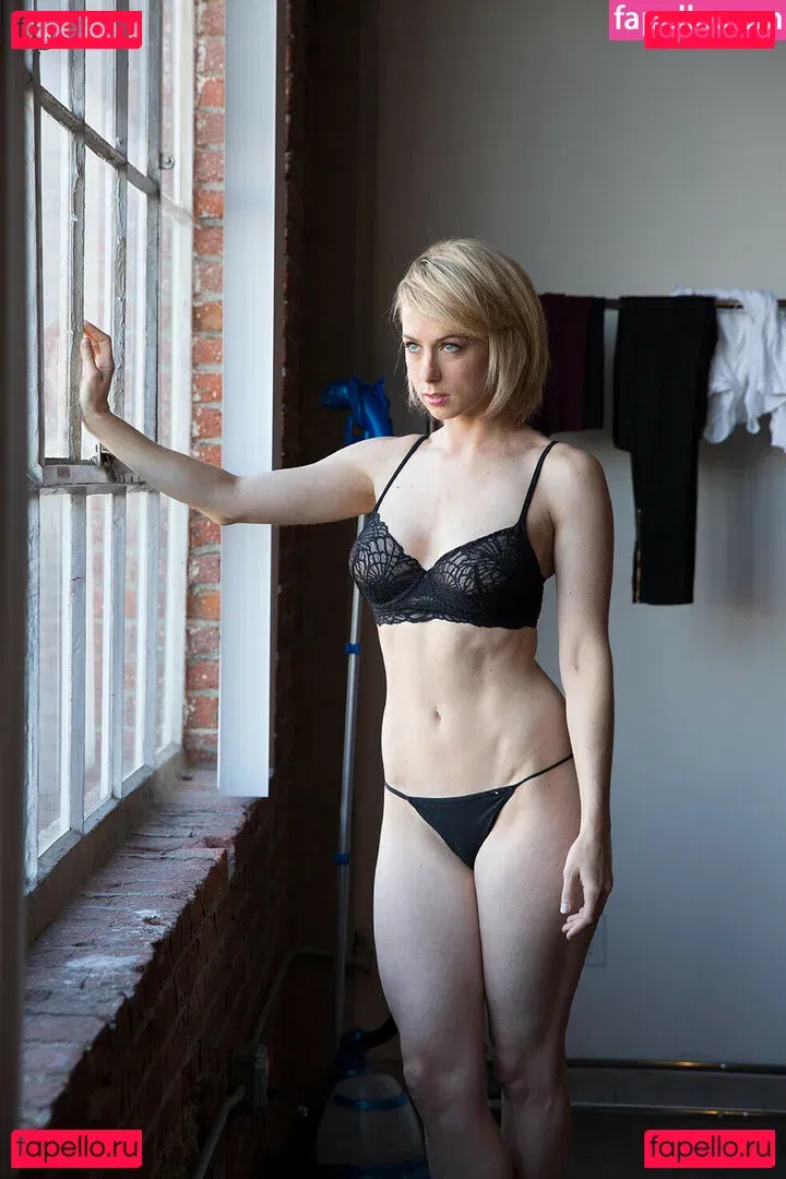 Iliza Shlesinger Onlyfans Photo Gallery 