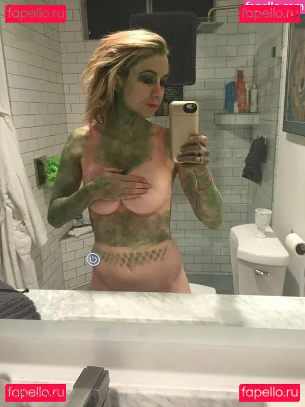 Iliza Shlesinger Onlyfans Photo Gallery 