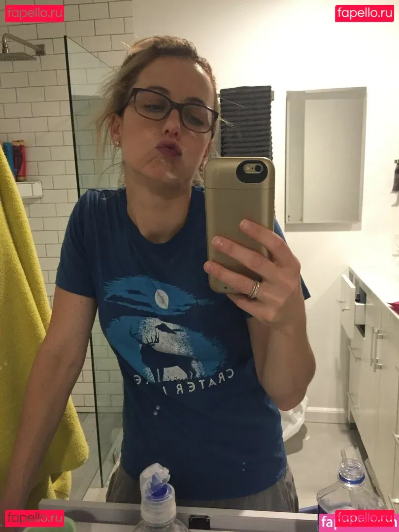 Iliza Shlesinger Onlyfans Photo Gallery 