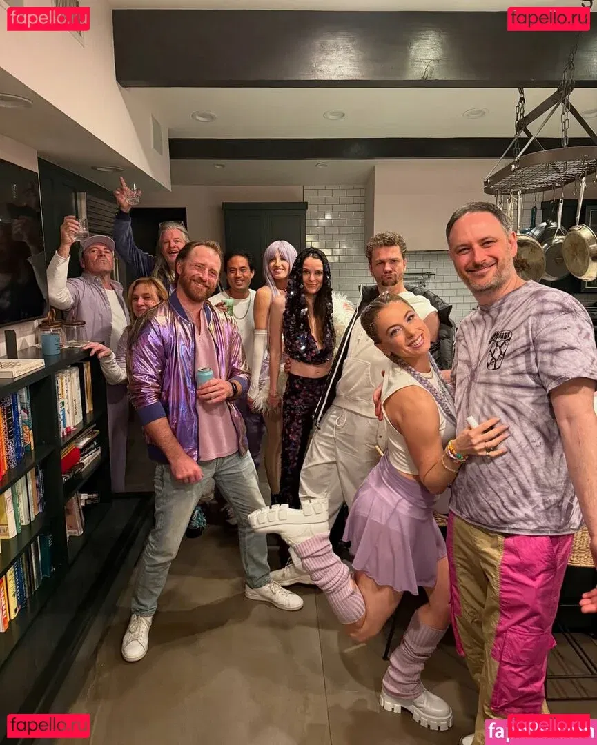 Iliza Shlesinger Onlyfans Photo Gallery 