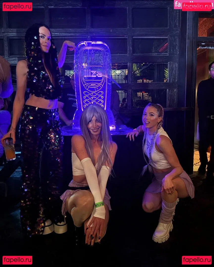 Iliza Shlesinger Onlyfans Photo Gallery 