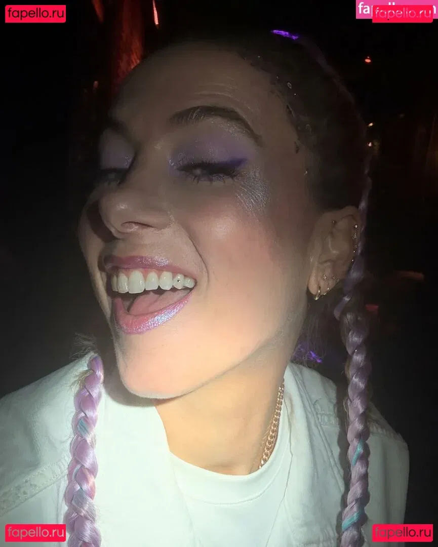 Iliza Shlesinger Onlyfans Photo Gallery 