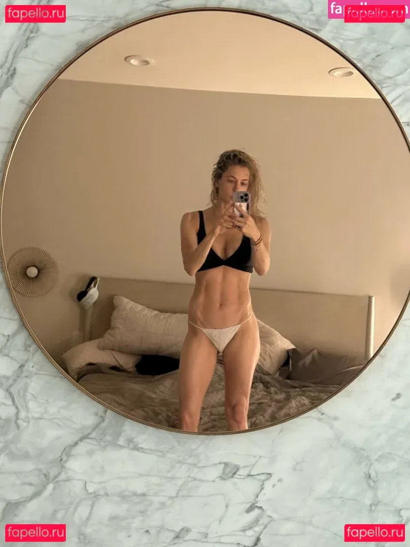 Iliza Shlesinger Onlyfans Photo Gallery 