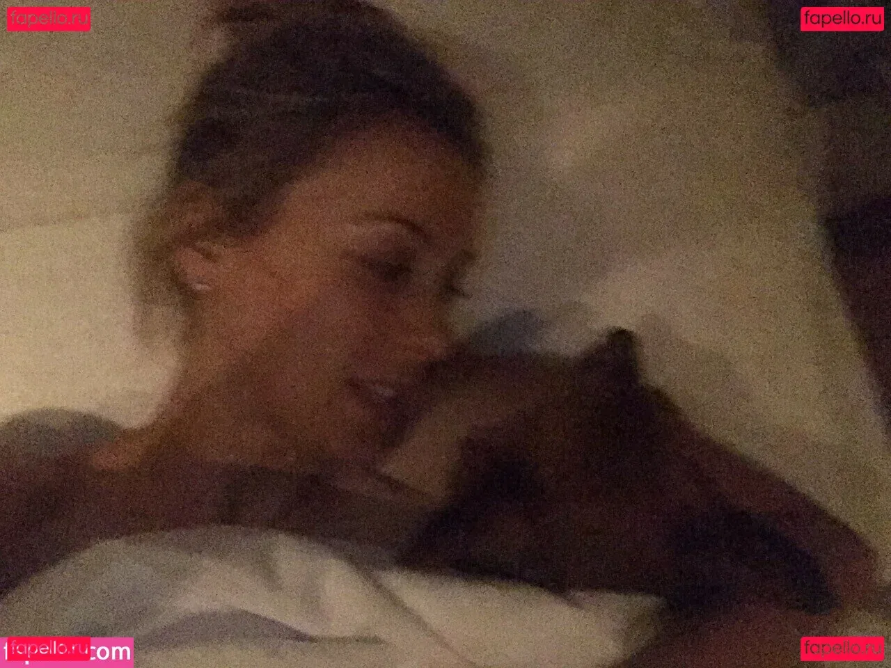 Iliza Shlesinger Onlyfans Photo Gallery 