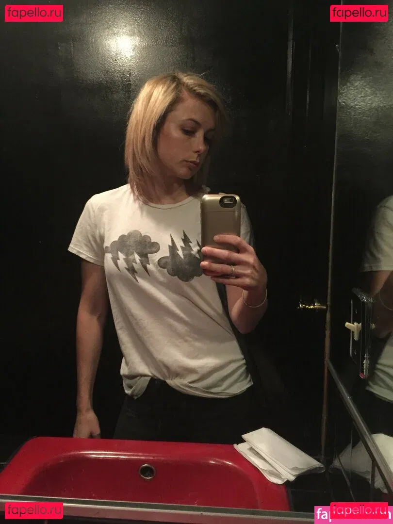 Iliza Shlesinger Onlyfans Photo Gallery 