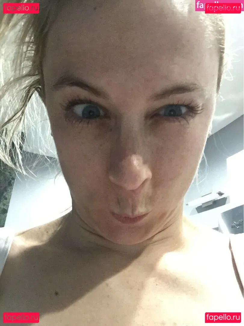 Iliza Shlesinger Onlyfans Photo Gallery 
