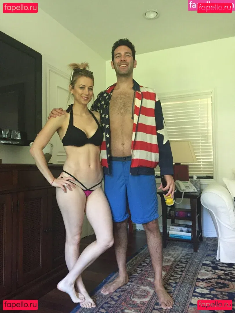 Iliza Shlesinger Onlyfans Photo Gallery 