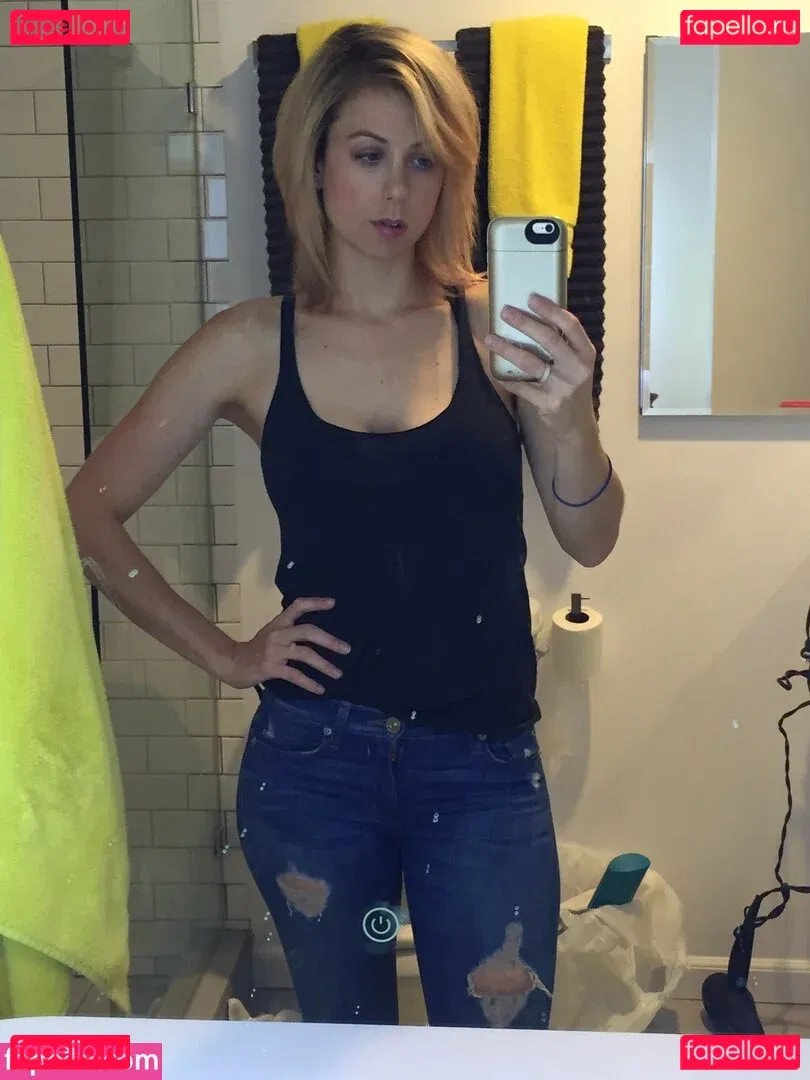 Iliza Shlesinger Onlyfans Photo Gallery 
