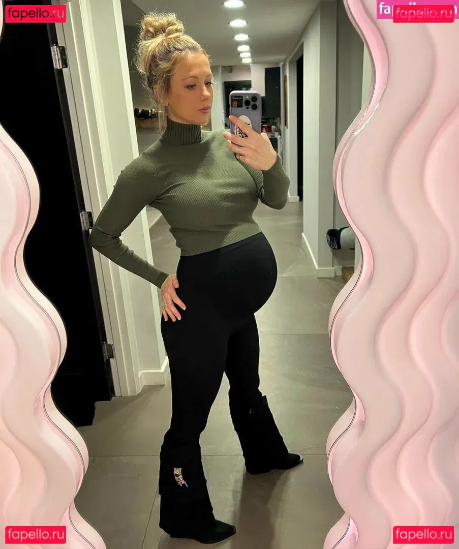 Iliza Shlesinger Onlyfans Photo Gallery 