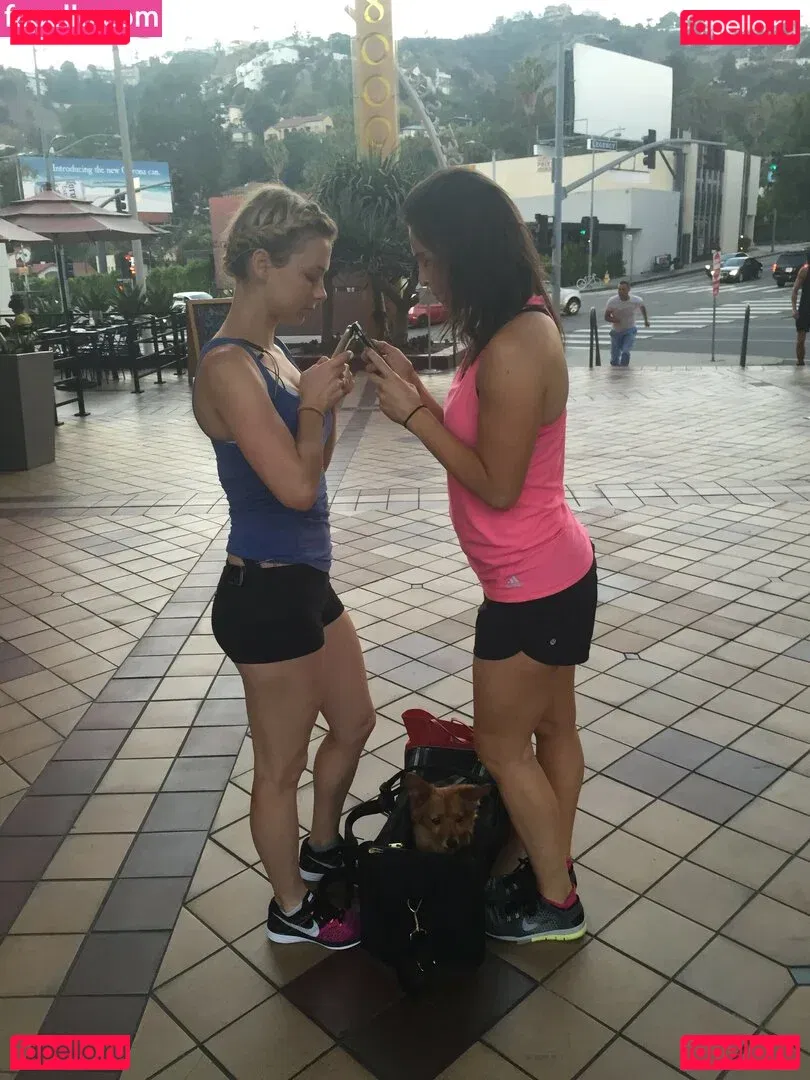 Iliza Shlesinger Onlyfans Photo Gallery 