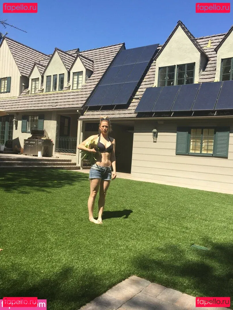 Iliza Shlesinger Onlyfans Photo Gallery 