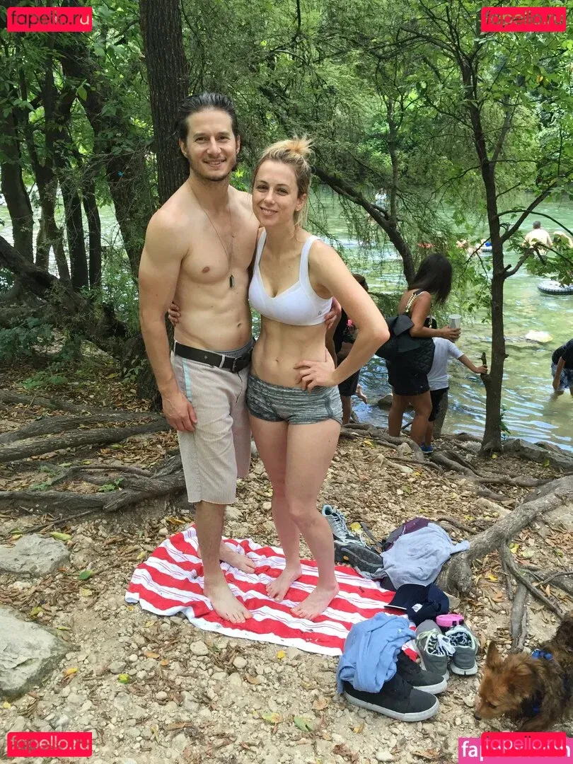 Iliza Shlesinger Onlyfans Photo Gallery 