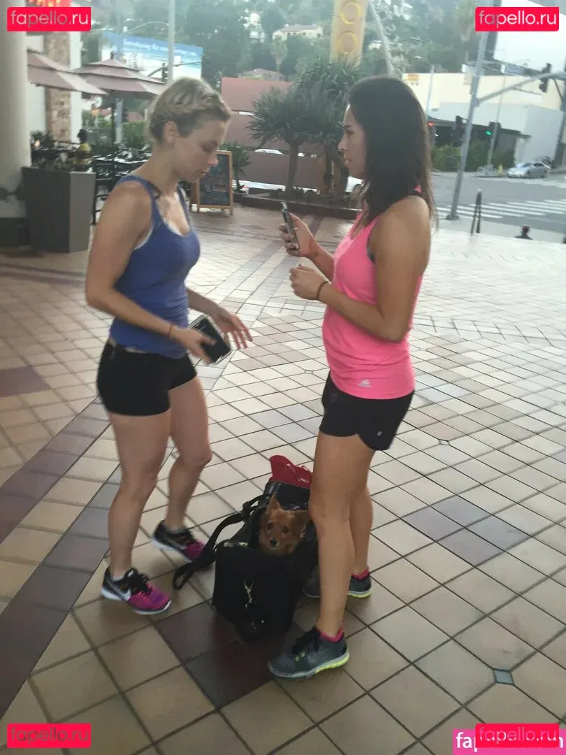 Iliza Shlesinger Onlyfans Photo Gallery 