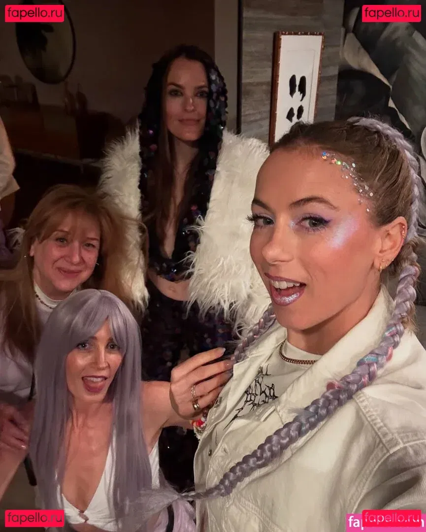 Iliza Shlesinger Onlyfans Photo Gallery 